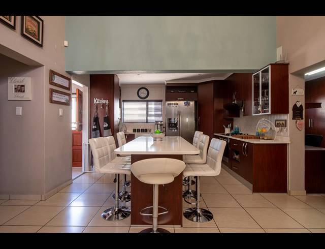 3 BEDROOM TOWNHOUSE SOLD IN NEW MARKET PARK